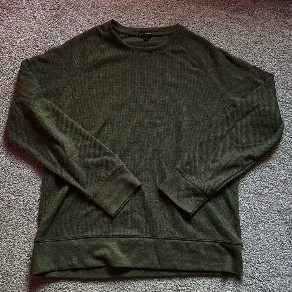 Large dark green Banana Republic Crewneck